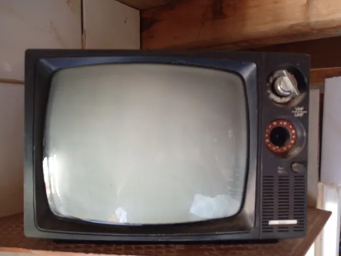Televisor antigo retrô vintage item colecionável