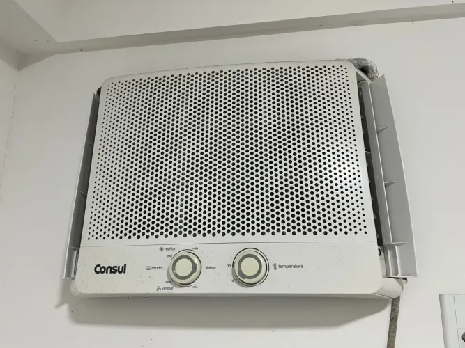 Ar condicionado de janela Consul 7500 btu frio mecânico