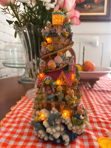 Torre Farol Decorativa em Resina com Luz LED e Ursinhos