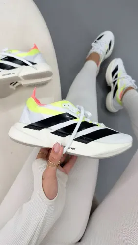Tênis Adidas unissex novo na caixa - Alta performance para seus treinos - Envio rápido