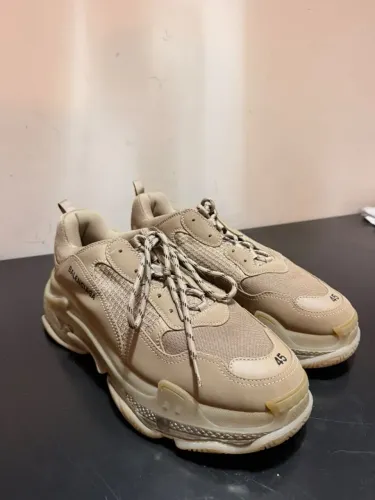 Balenciaga Triple S bege