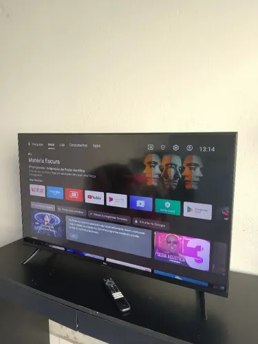 TV SMART TCL SISTEMA ANDROID, 11 MESES DE USO, COMANDO DE VOZ, CONTROLE ORIGINAL, 40 PLGD.