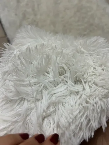 Tapete peludo branco