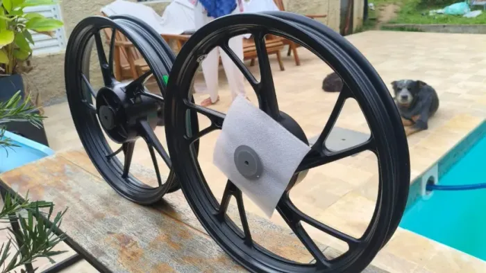 Roda De Liga Leve Pé de Galinha CG Titan/Fan 125/150/160 Cor Preta (Freio a Tambor)