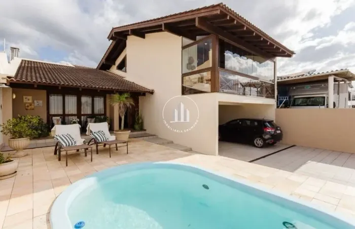Casa 3 Quartos com Piscina - Balneário