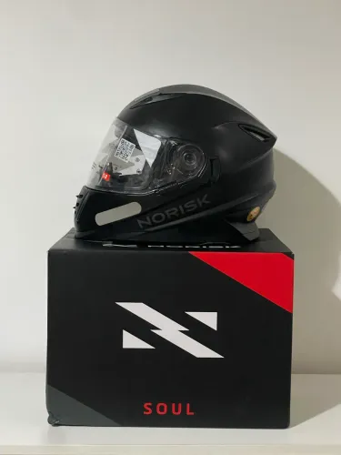 Capacete moto Norisk - na caixa 