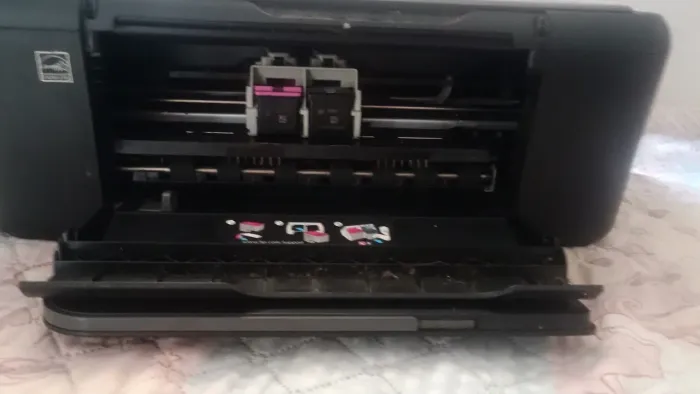 Impressora Multifuncional HP Deskjet (Para Conserto ou Peças)