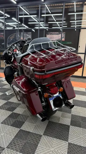 Excelente. Moto muito nova
