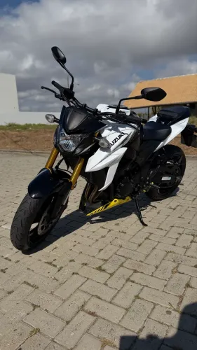SUZUKI GSX S750