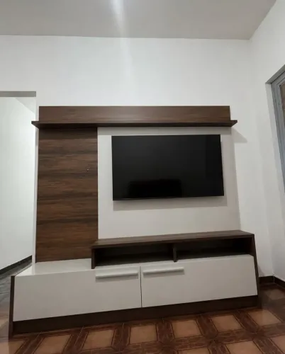 Painel para TV <br><br>* Largura: 2,00 m<br>* Altura: 1,90 m