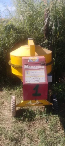 Vendo betoneira usada toda revisada