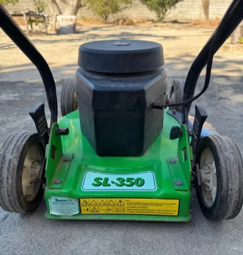 Máquina de cortar grama