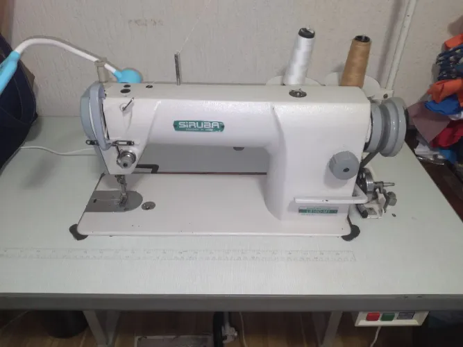 Máquina de costura industrial