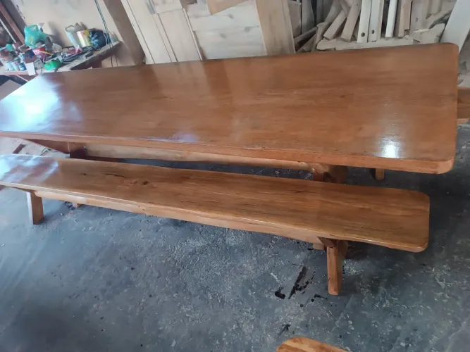 Mesa de 3 metros com bancos 