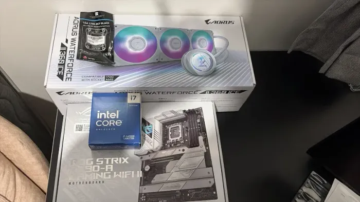 Kit I7 14700K + Placa Mãe Rog Strix Z790-A Gaming Wi-Fi 2 e Aorus Water Force 2 360