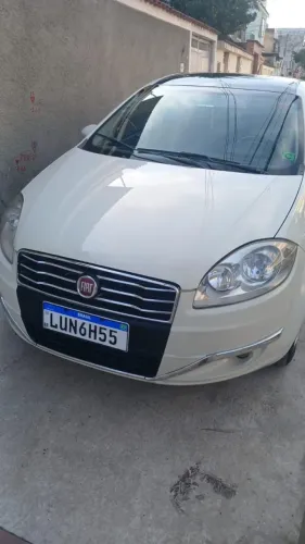 Fiat Linea Essence 1.8 Flex 16V 4P 2016