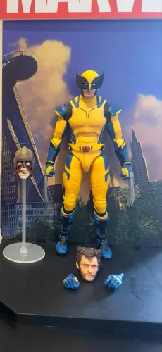 Wolverine marvel legends 