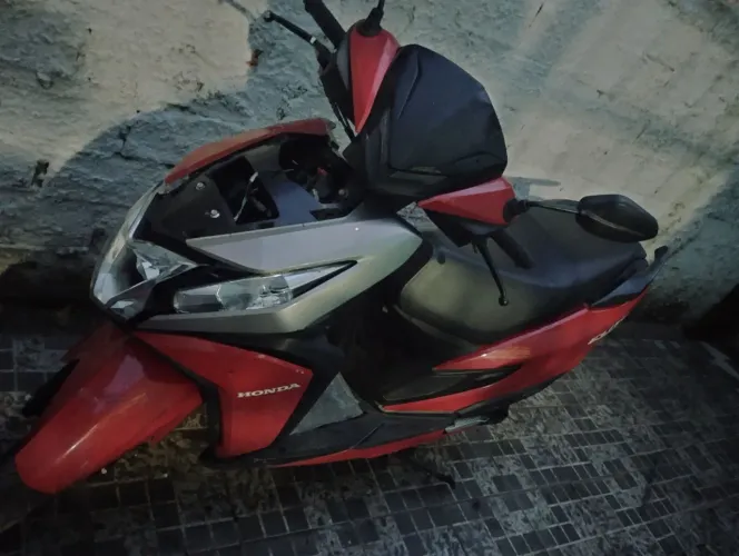 Vendo Honda Elite cartão ?