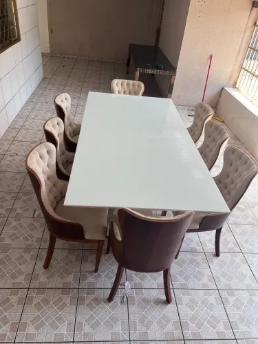 Mesa de Jantar 8 Lugares em Laca Branca + 8 Cadeiras Estofadas