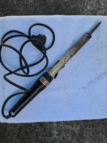 Ferro de Solda Tamanho Médio Funcionando 110 V R$ 39