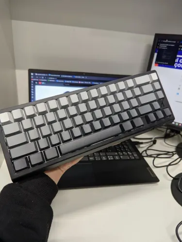Teclado Gamer Magnético Attack Shark X68HE 60% - Rapid Trigger / 8000Hz (Novo)