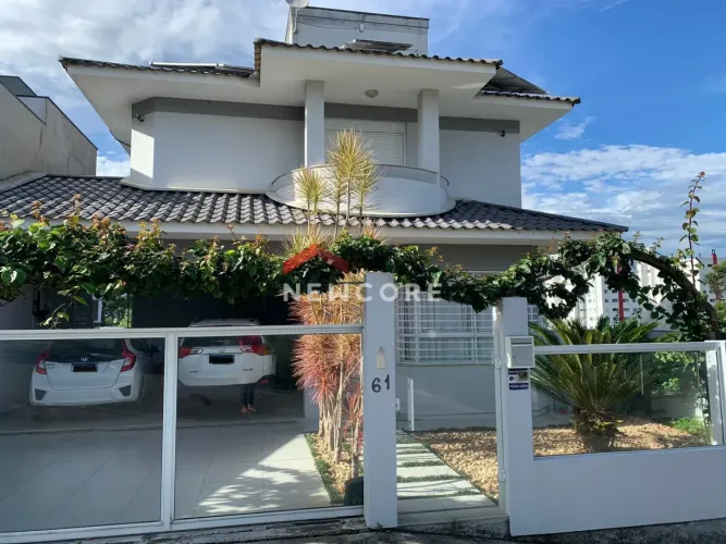 Casa em Rua dos Rouxinóis - Pedra Branca - Palhoça/SC