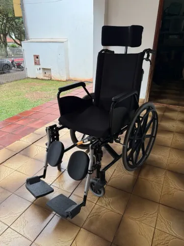 Cadeira de Rodas Fit Reclinável Jaguaribe - 44cm