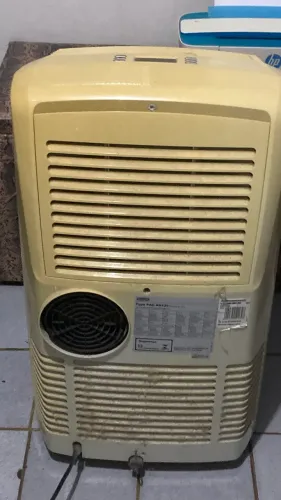 Ar condicionado portátil quebrado 