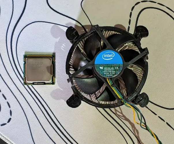 Kit Intel - Processador + Cooler Intel
