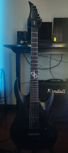 Guitarra Washburn Parallaxe Solar Floyd Rose autografada pelo Ola.