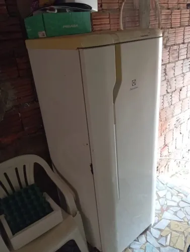 Vendo geladeira Electrolux