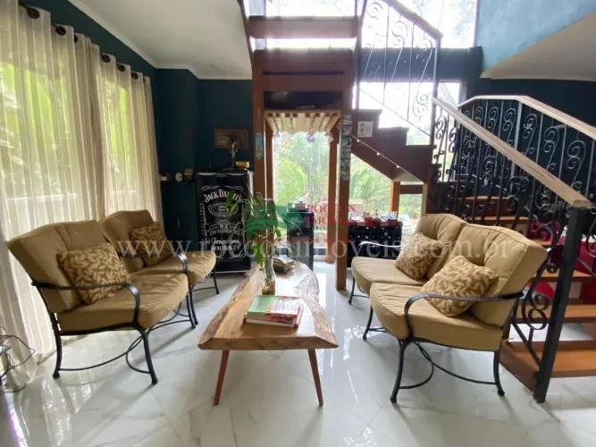 Casa (Em condomínio), com 5 quartos e 5 banheiros à Venda, 357 m² em Domingos Martins/ES