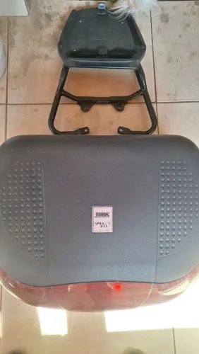 Bauleto 2 capacetes e suporte