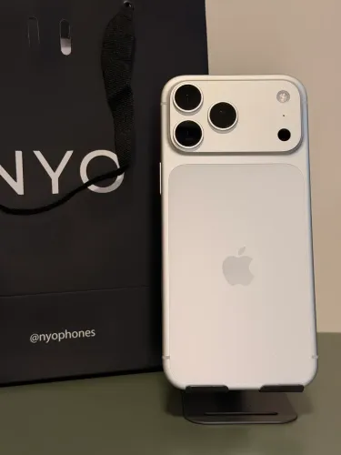 iPhone 17 Pro Max 256gb Silver - Seminovo