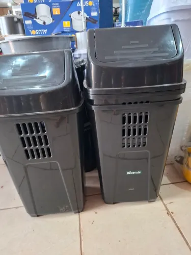 Lixeira grande 50 litros