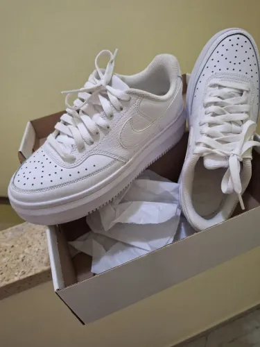 Nike semi novo n 36