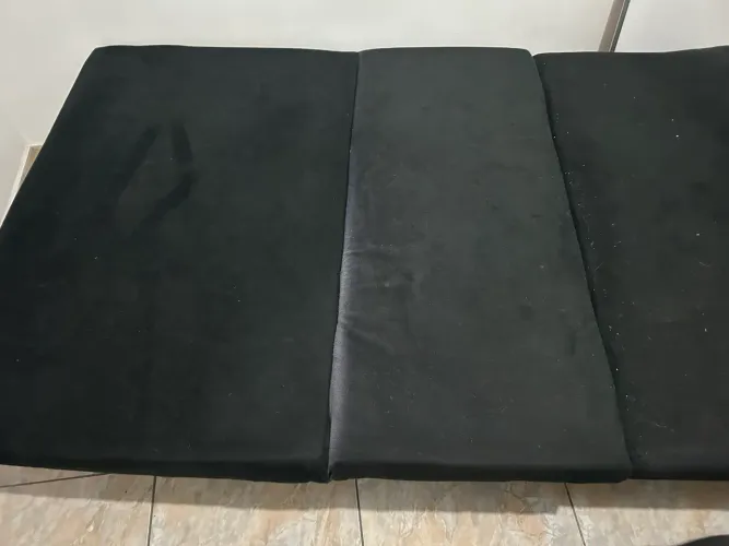 Sofá cama 2 lugares suede preto dobrável 