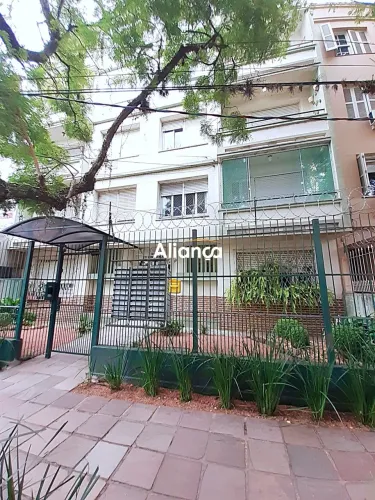 Apartamento de 3 dormitórios para alugar no bairro Bom Fim em Porto Alegre