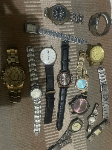 Lote com 13 Relógios + 1 Pulseira Avulsa (No Estado) sem teste