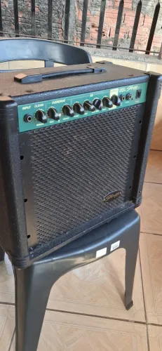 Amplificador stagg 40 GA R 40wtts