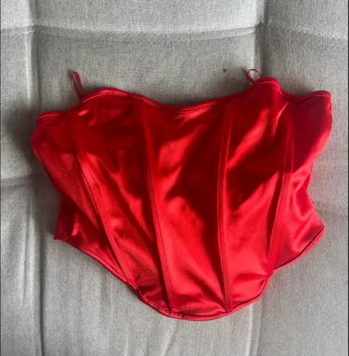 Blusa youcom estilo corset acetinada