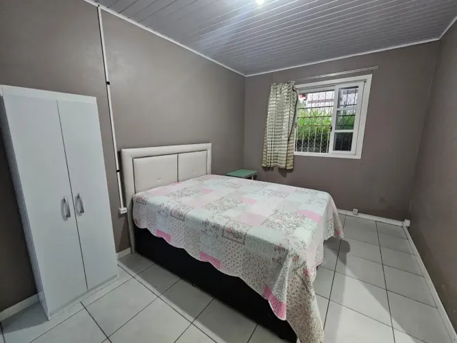 SUÍTE PARA MOÇAS LOCAÇÃO POR MÊS EM CASA COMPARTILHADA 350 M DE PRAIA