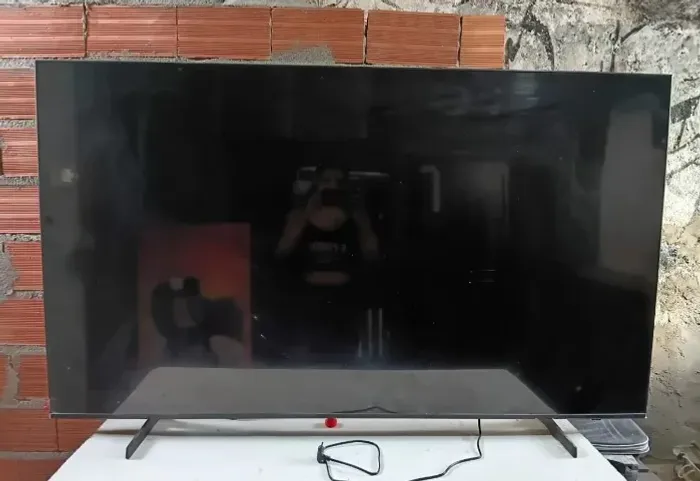 Tv 65" com algumas avarias