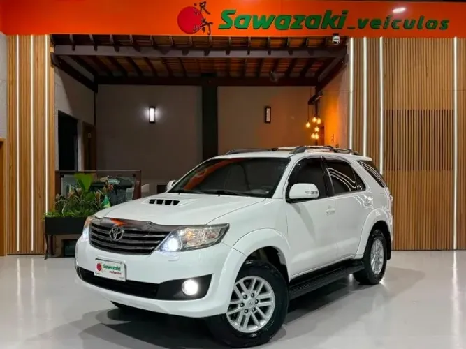 Toyota Hilux SW4 SRV D4-d 4X4 3.0 TDI Dies. AUT 2012
