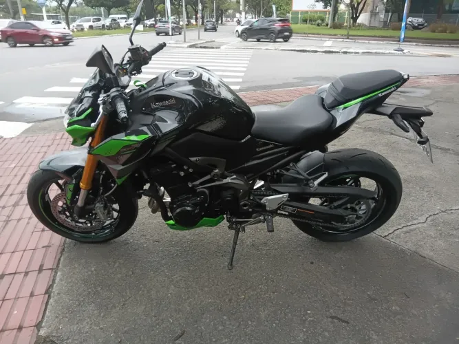 Kawasaki Z-900 R 2023 apenas 1.200KM