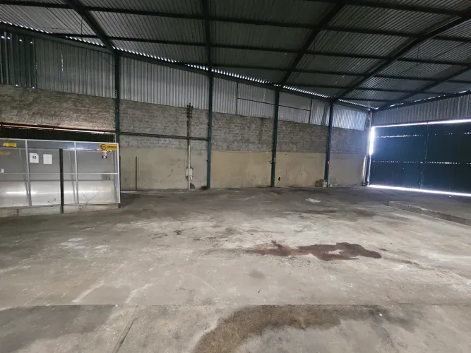 Imóvel para venda tem 700 metros quadrados em Parque Oeste Industrial - Goiânia - GO