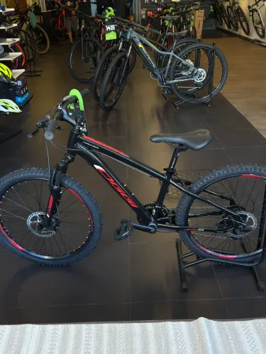 Bicicleta OGGI HACKER SPORT ARO 24
