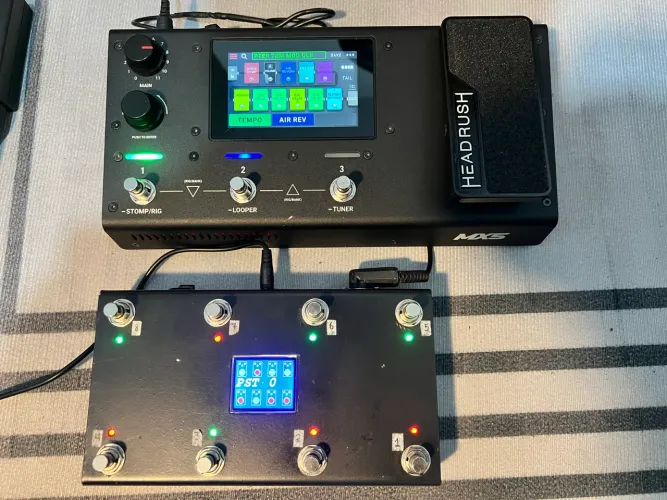 Pedaleira HEADRUSH MX5 + Controlador midi