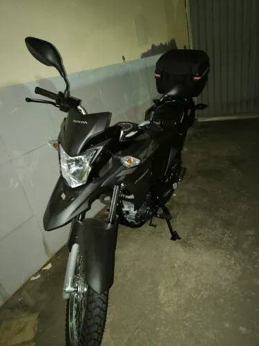 Vendo XRE 190 super conservada e pouco rodada.