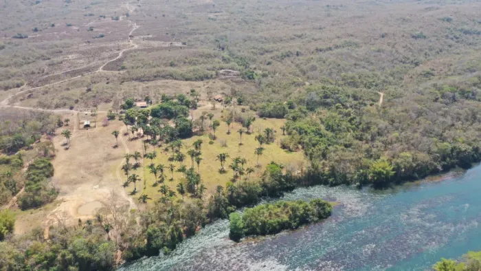 CHÁCARA BEIRA-RIO MANSO - 2,5 HECTARES -